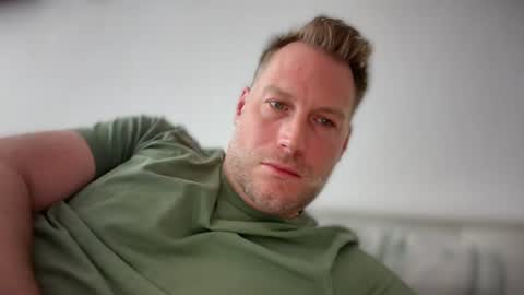 Snapshot of chris2024x chatting on 07/11/26, 08:50 Christian online show from 07/11/26, 08:50