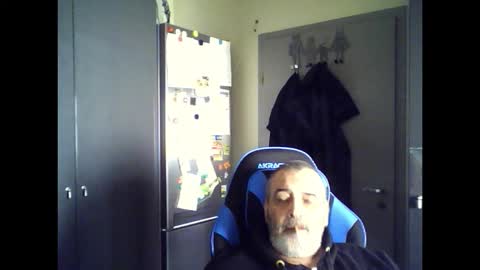 Chris online show from 09/17/25, 09:44