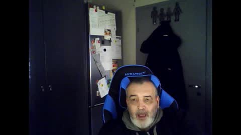 Chris online show from 11/08/25, 12:38