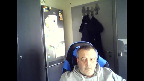Chris online show from 05/09/26, 10:53
