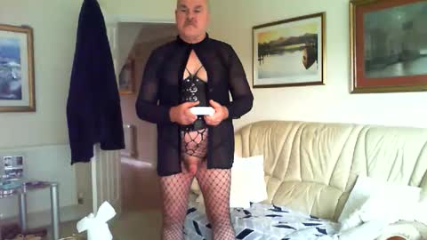 chris898902 online show from 11/03/25, 12:06