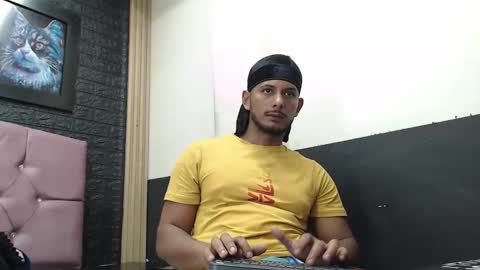 chris_dick2 online show from 10/18/25, 07:09