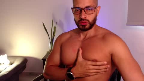 cris         Twitter magnum101010 insta magnumc20 online show from 03/02/25, 02:32