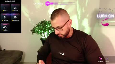 cris         Twitter magnum101010 insta magnumc20 online show from 03/12/25, 02:20