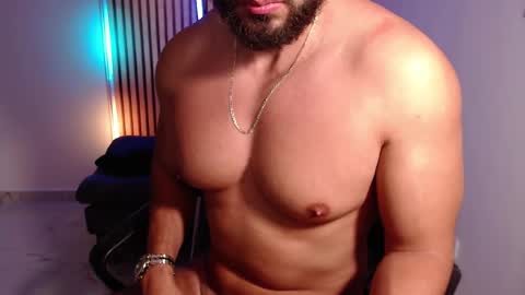 cris         Twitter magnum101010 insta magnumc20 online show from 01/17/26, 05:01