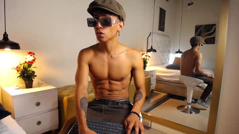 Chris Weell online show from 12/21/24, 08:54