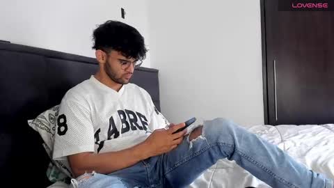 Im Chirs IM MODEL INDEPENDT online show from 12/31/24, 06:57