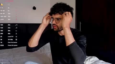 Im Chirs IM MODEL INDEPENDT online show from 02/14/25, 09:10