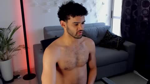 Im Chirs IM MODEL INDEPENDT online show from 03/10/25, 04:57