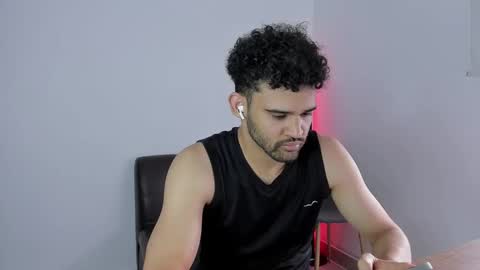 Im Chirs IM MODEL INDEPENDT online show from 09/24/25, 08:12