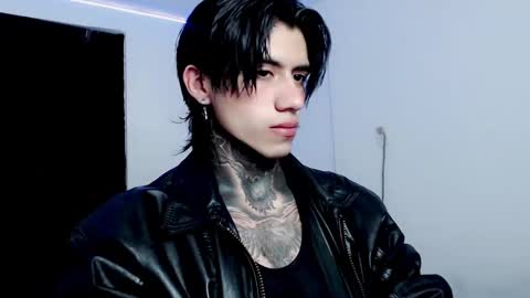 CHRIS  INDEPENT MODEL online show from 02/05/25, 09:50