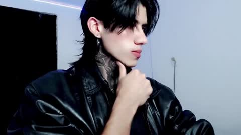 CHRIS  INDEPENT MODEL online show from 02/24/25, 08:25