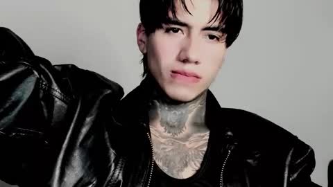 CHRIS  INDEPENT MODEL online show from 11/04/25, 11:15