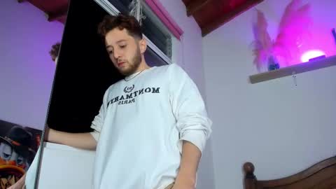 Snapshot of chrisstianford chatting on 10/29/25, 08:16 Hi dont forguet to follow me    online show from 10/29/25, 08:16