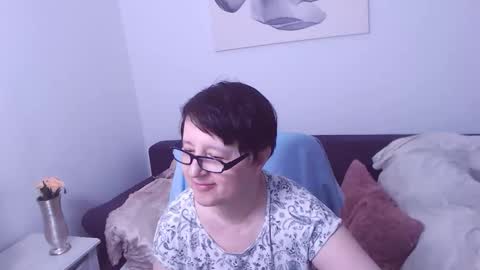 Snapshot of christarose chatting on 04/25/26, 07:11 Christa online show from 04/25/26, 07:11