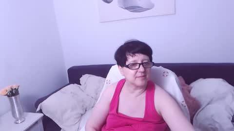 Snapshot of christarose chatting on 05/14/26, 09:10 Christa online show from 05/14/26, 09:10
