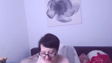 Snapshot of christarose chatting on 06/05/26, 07:30 Christa online show from 06/05/26, 07:30