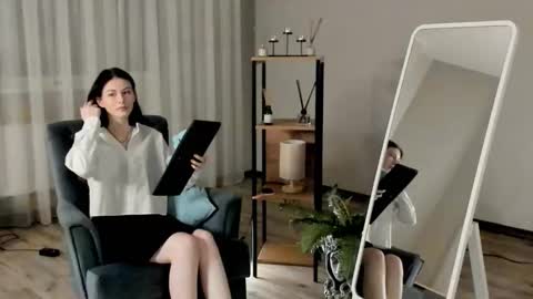 christaschrecongost online show from 02/02/26, 06:06