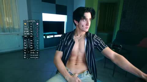 Snapshot of christianlevine_ chatting on 05/03/26, 07:42 UPVOTE ME ------ ILL DO SOMETHING FOR FREE online show from 05/03/26, 07:42
