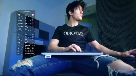 Snapshot of christianlevine_ chatting on 05/06/26, 07:19 UPVOTE ME ------ ILL DO SOMETHING FOR FREE online show from 05/06/26, 07:19