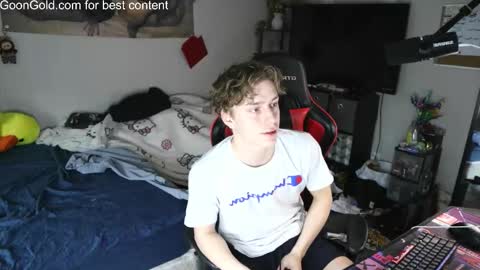 Snapshot of christianslong chatting on 03/18/26, 10:02 christianslong online show from 03/18/26, 10:02