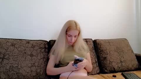 christihanson online show from 12/05/25, 10:02