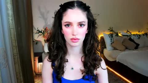 christinaconteeree online show from 09/18/25, 05:26