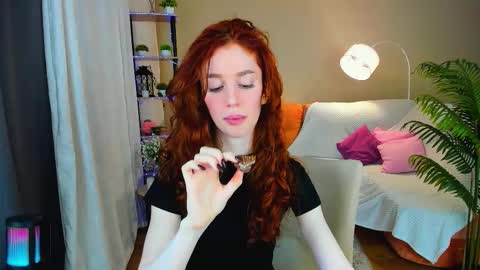 christinaconteeree online show from 11/25/25, 01:22