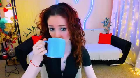 Snapshot of christinaconteeree chatting on 04/27/26, 03:15 christinaconteeree online show from 04/27/26, 03:15
