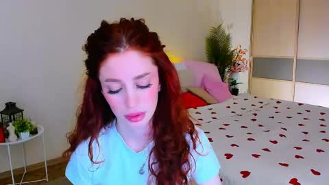 Snapshot of christinaconteeree chatting on 05/08/26, 07:19 christinaconteeree online show from 05/08/26, 07:19
