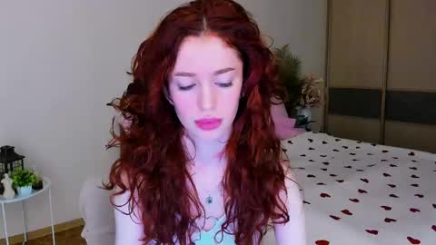 Snapshot of christinaconteeree chatting on 05/10/26, 04:17 christinaconteeree online show from 05/10/26, 04:17
