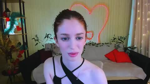 Snapshot of christinaconteeree chatting on 05/14/26, 01:51 christinaconteeree online show from 05/14/26, 01:51
