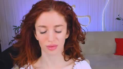Snapshot of christinaconteeree chatting on 06/24/26, 07:35 christinaconteeree online show from 06/24/26, 07:35