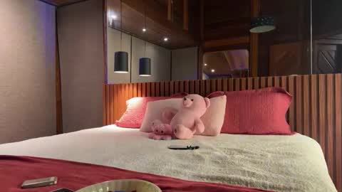 Christina Sage online show from 09/25/25, 04:38