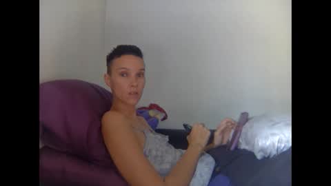 Snapshot of christinasaunters chatting on 02/24/25, 05:31 Christina Saunters online show from 02/24/25, 05:31