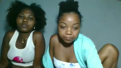 Snapshot of christine985 chatting on 10/25/25, 11:29 christine985 online show from 10/25/25, 11:29