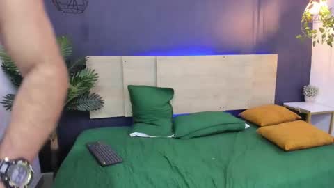 Snapshot of christopher_cruz_ chatting on 11/27/25, 11:07 christopher_cruz_ online show from 11/27/25, 11:07