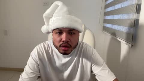 Snapshot of christopherdav chatting on 12/22/24, 10:47 Chris online show from 12/22/24, 10:47