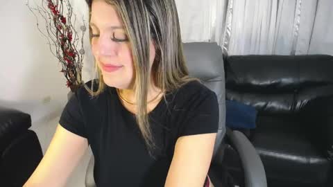Snapshot of christtydiaz chatting on 04/24/26, 11:18 Christy Diaz online show from 04/24/26, 11:18