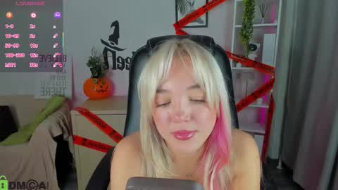 hristy3 online show from 10/30/25, 12:23