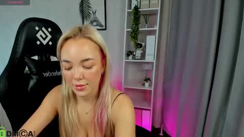 hristy3 online show from 11/17/25, 12:49