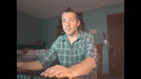 chrisw8121 online show from 04/17/26, 09:29