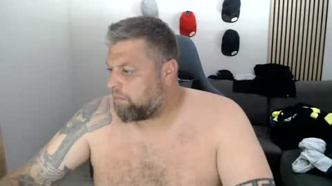 Snapshot of chrizz80 chatting on 07/17/26, 10:00 Chrizz online show from 07/17/26, 10:00