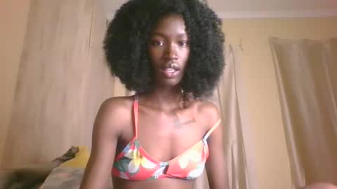 chroe22 online show from 04/12/26, 09:42