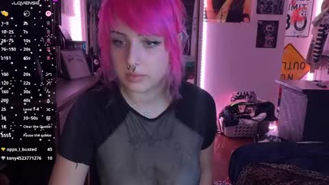 Snapshot of chromeheartzz chatting on 05/23/26, 05:56 chromeheartzz online show from 05/23/26, 05:56