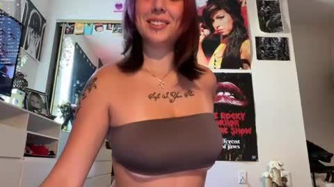 Snapshot of chromeheartzz chatting on 07/26/26, 01:29 chromeheartzz online show from 07/26/26, 01:29