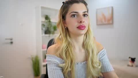 Snapshot of chronic__love chatting on 01/22/25, 02:35 chronic love online show from 01/22/25, 02:35