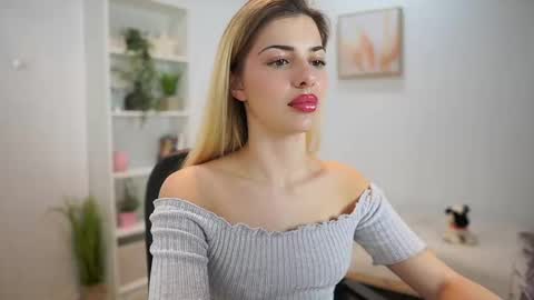 Snapshot of chronic__love chatting on 02/09/25, 02:07 chronic love online show from 02/09/25, 02:07