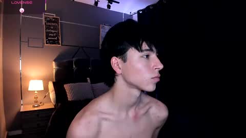 chrristopher77 online show from 09/13/25, 08:19