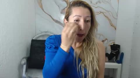 chrystal hotty online show from 09/21/25, 01:02